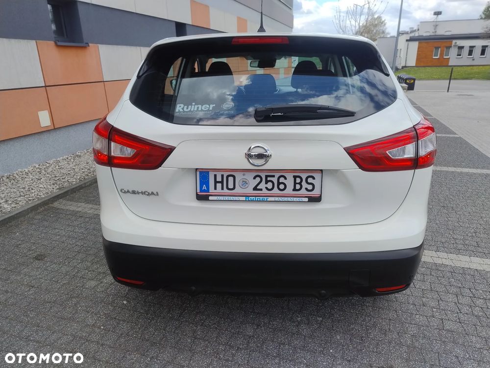 Nissan Qashqai 1.2 DIG-T Xtronic N-Vision - 6