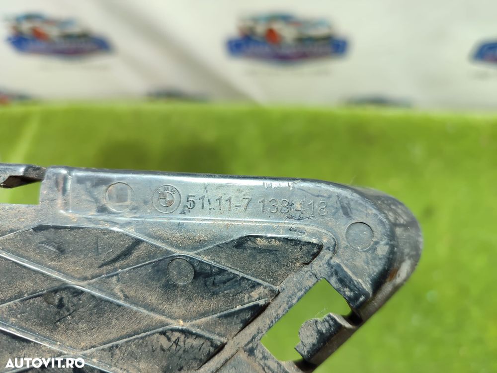 GRILA BARA FATA DREAPTA BMW SERIA 3 E90 LCI 318D 2.0 DIESEL 2009 COD OEM 7138418 / 51117138418 / 2005-2013 - 4