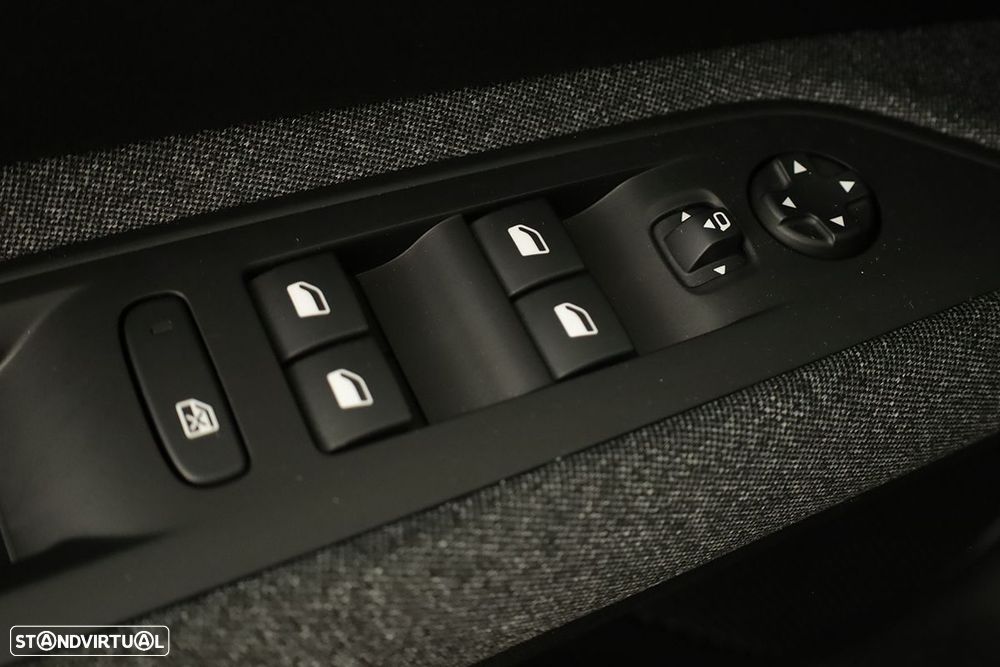 Peugeot 3008 1.6 Hybrid Allure e-EAT8 - 19