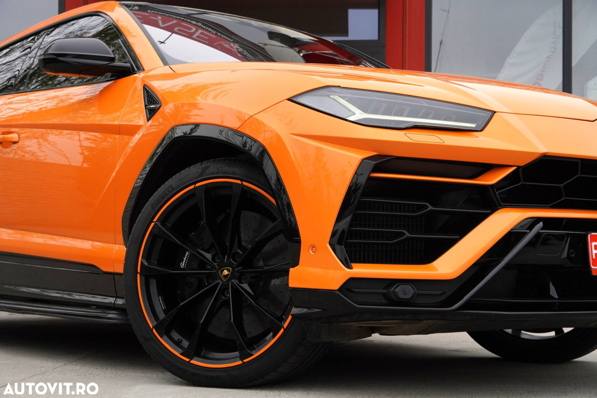 Lamborghini URUS Standard - 2