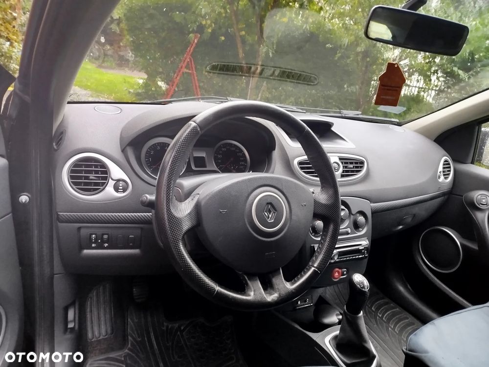 Renault Clio - 2