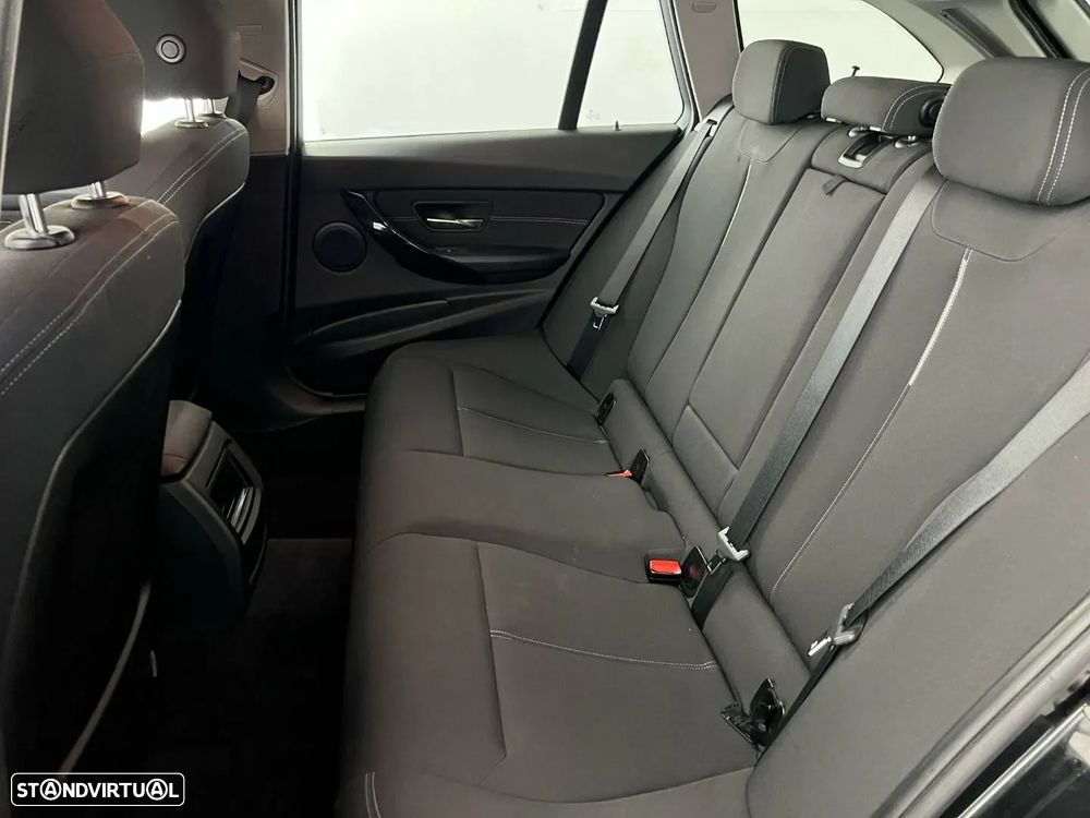 BMW 318 d Touring Auto - 9