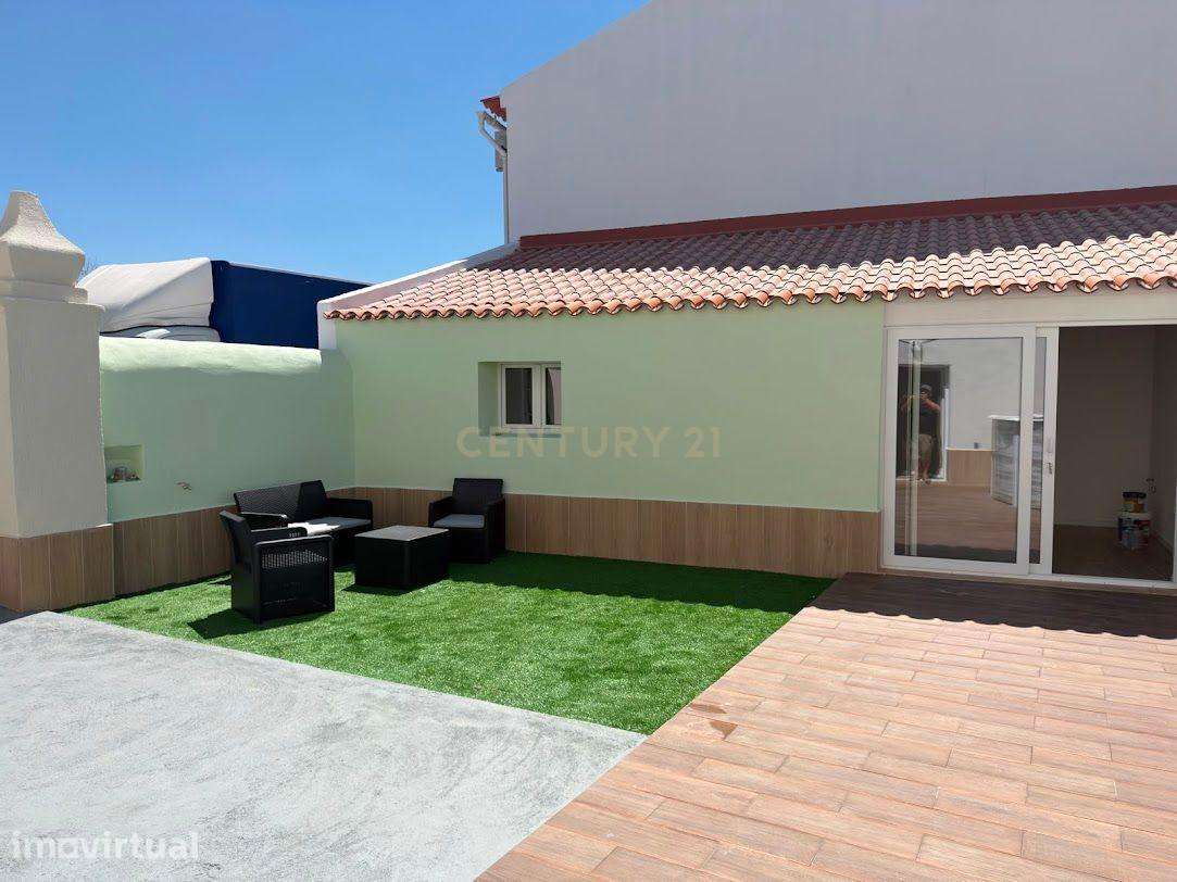 Moradia T3 + Estúdio Independente -Totalmente Remodelada com garagem e - Grande imagem: 2/8