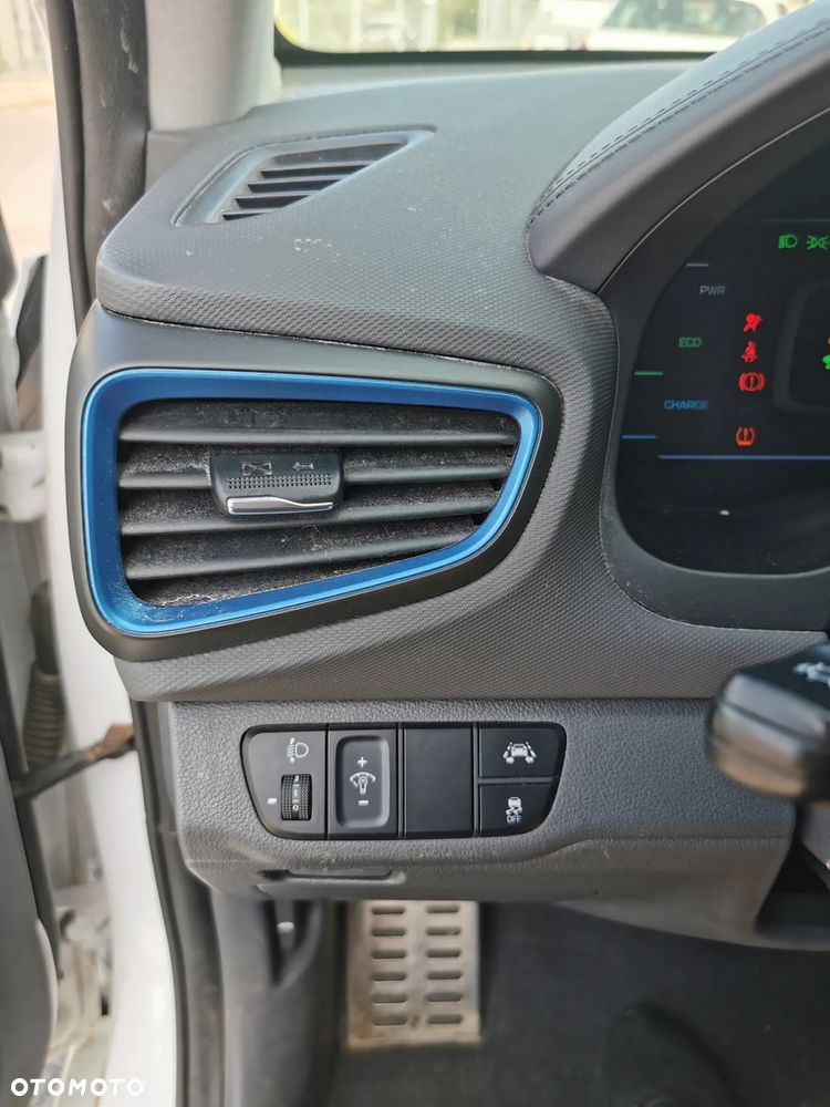 Hyundai IONIQ Hybrid 1.6 GDI Premium - 32
