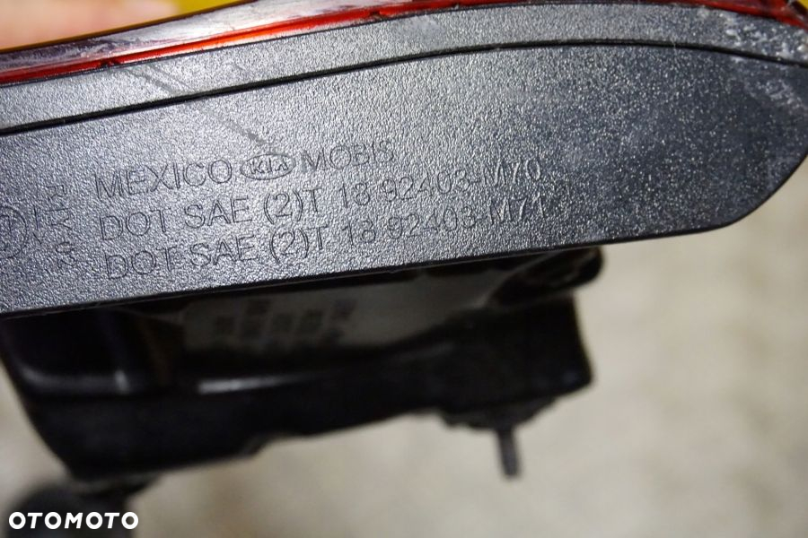 KIA FORTE 2019 2020 - LAMPA TYŁ PRAWA TYLNA W KLAPE USA - 8