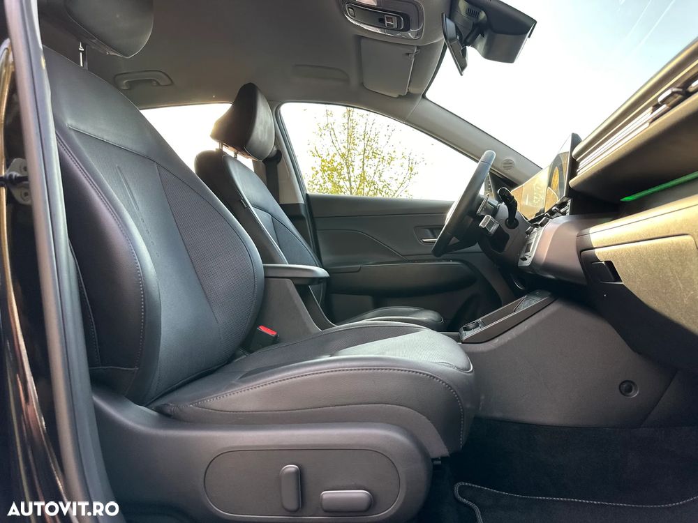 Hyundai KONA - 12