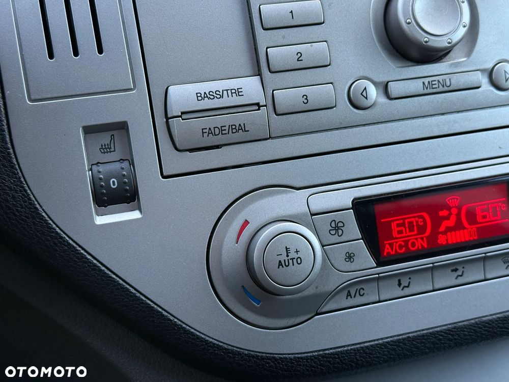 Ford Kuga - 35