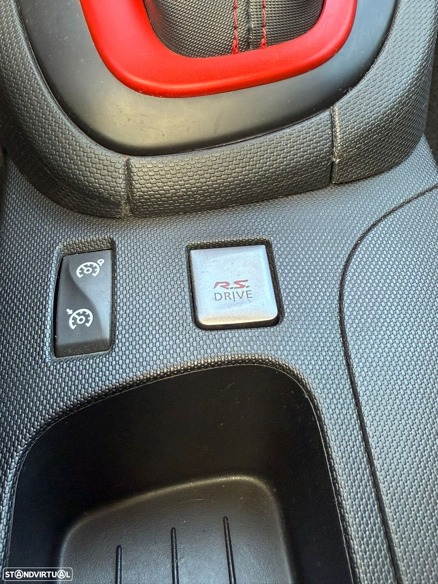 Renault Clio 1.6 T RS Trophy EDC - 32