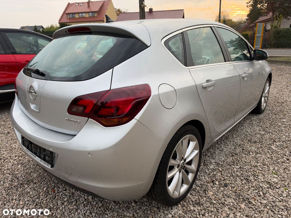 Opel Astra 2010 photo 4