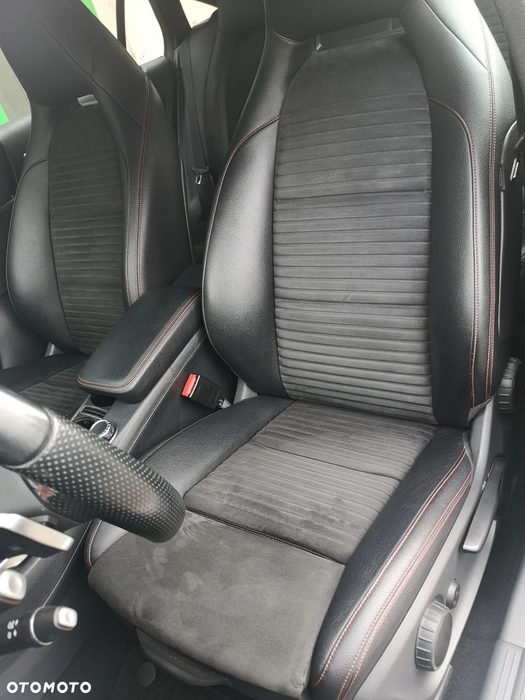 Mercedes-Benz CLA 180 7G-DCT AMG Line - 22