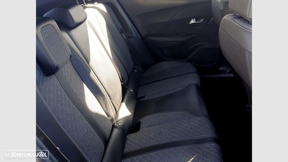 Peugeot 2008 1.2 Hybrid Allure e-DCS6 - 19