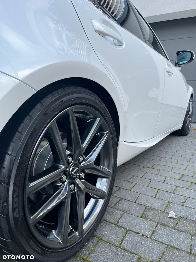 Lexus IS 200t Elite - 11