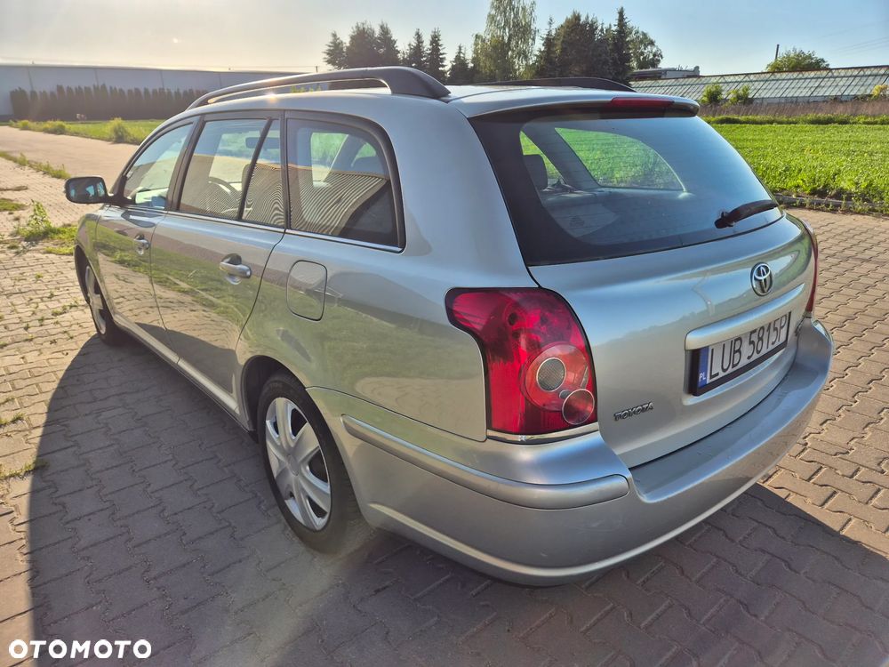 Toyota Avensis 2.0 D-4D Luna - 24