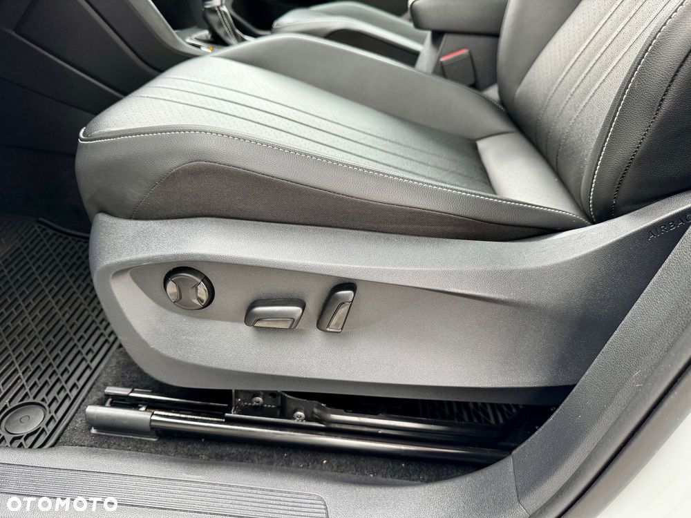 Volkswagen Tiguan - 30