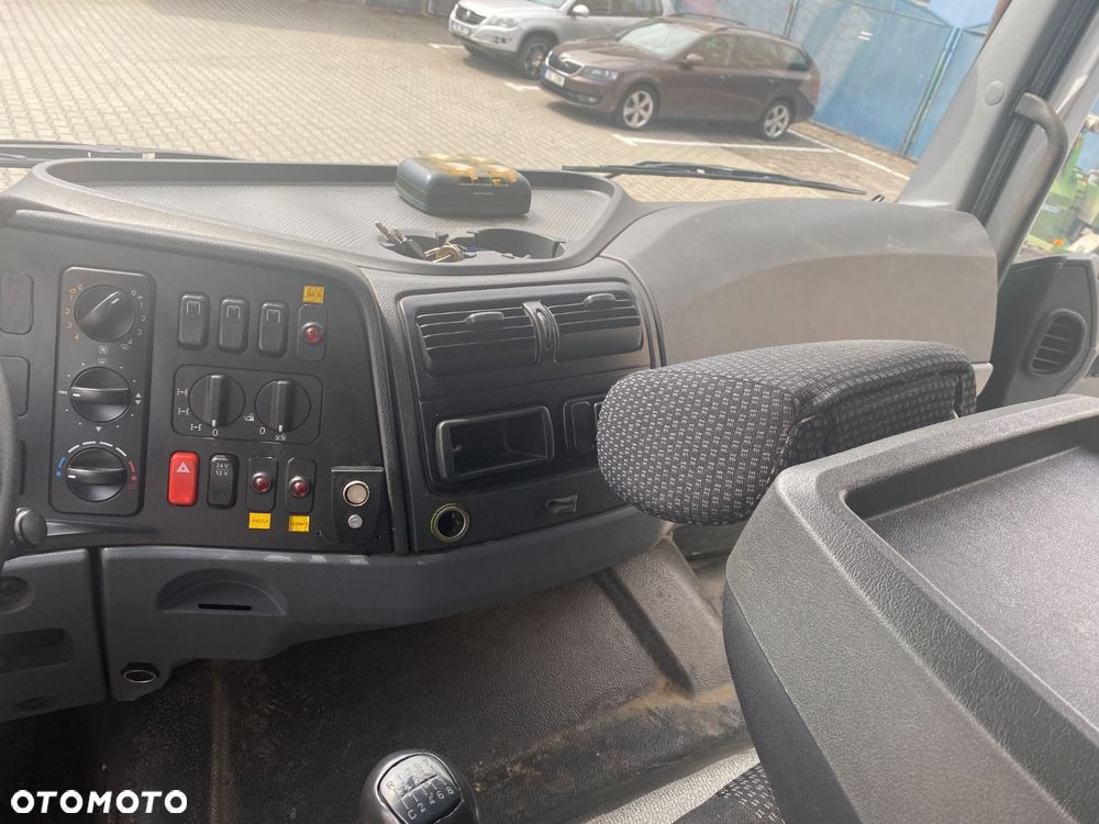 Versalift Atego 1226 Af 4X4 + Pojízdná Dílna - 11