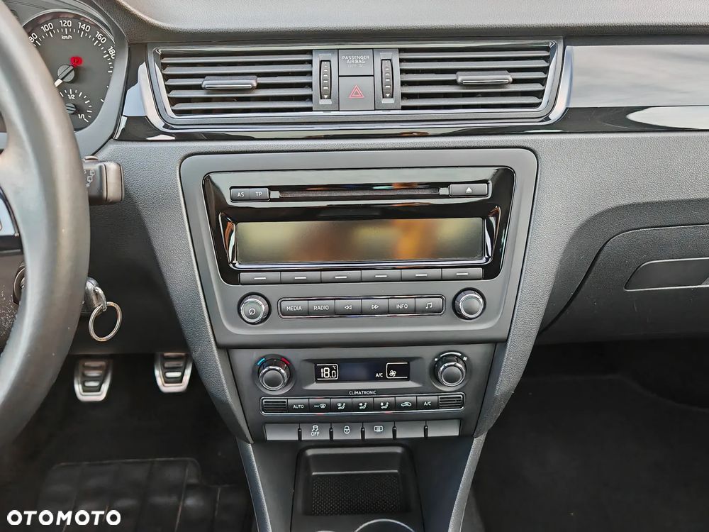 Skoda RAPID 1.2 TSI Style Plus - 27