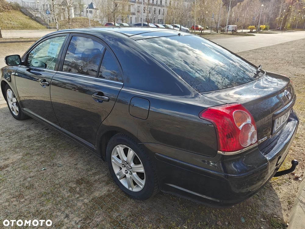 Toyota Avensis 2.0 D-4D Sol - 4