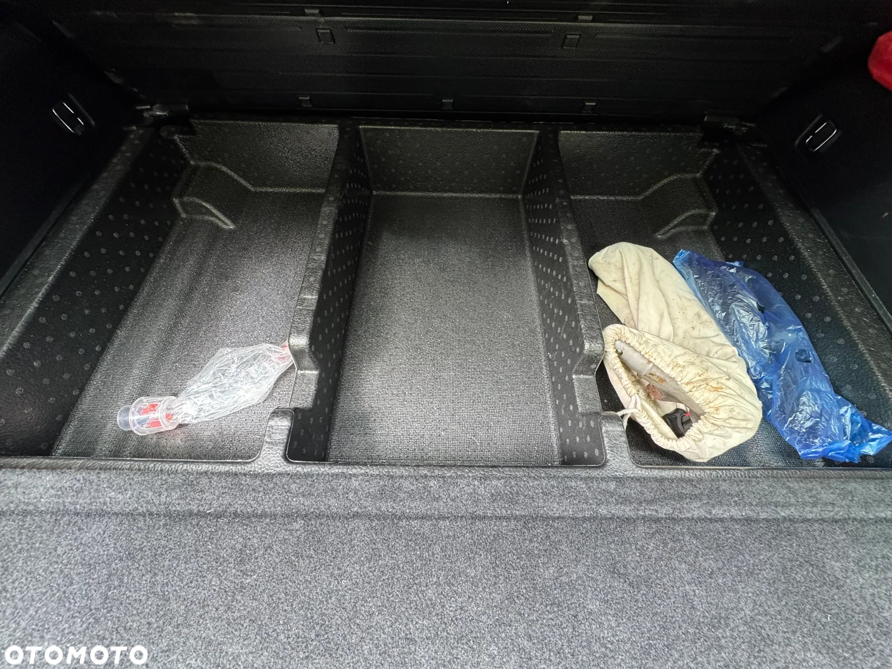 Kia Carens 1.7 CRDi 141 Dream-Team Edition - 36