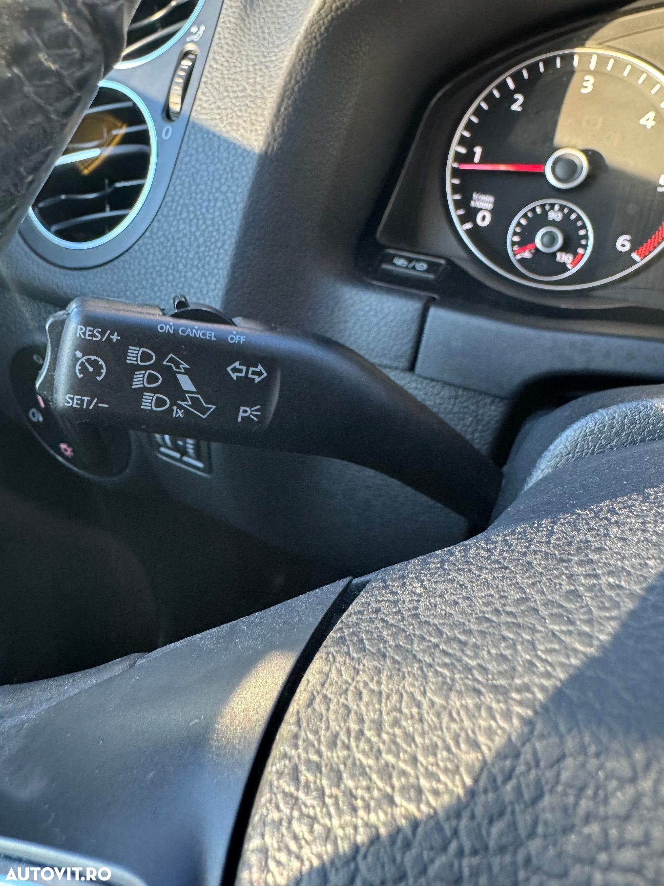 Volkswagen Golf Plus 1.6 TDI DPF Comfortline - 22