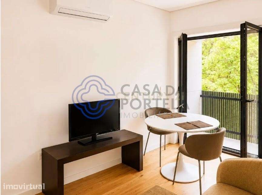 Apartamento T0 mobilado para arrendamento no Porto com ar condicionado - Grande imagem: 4/25