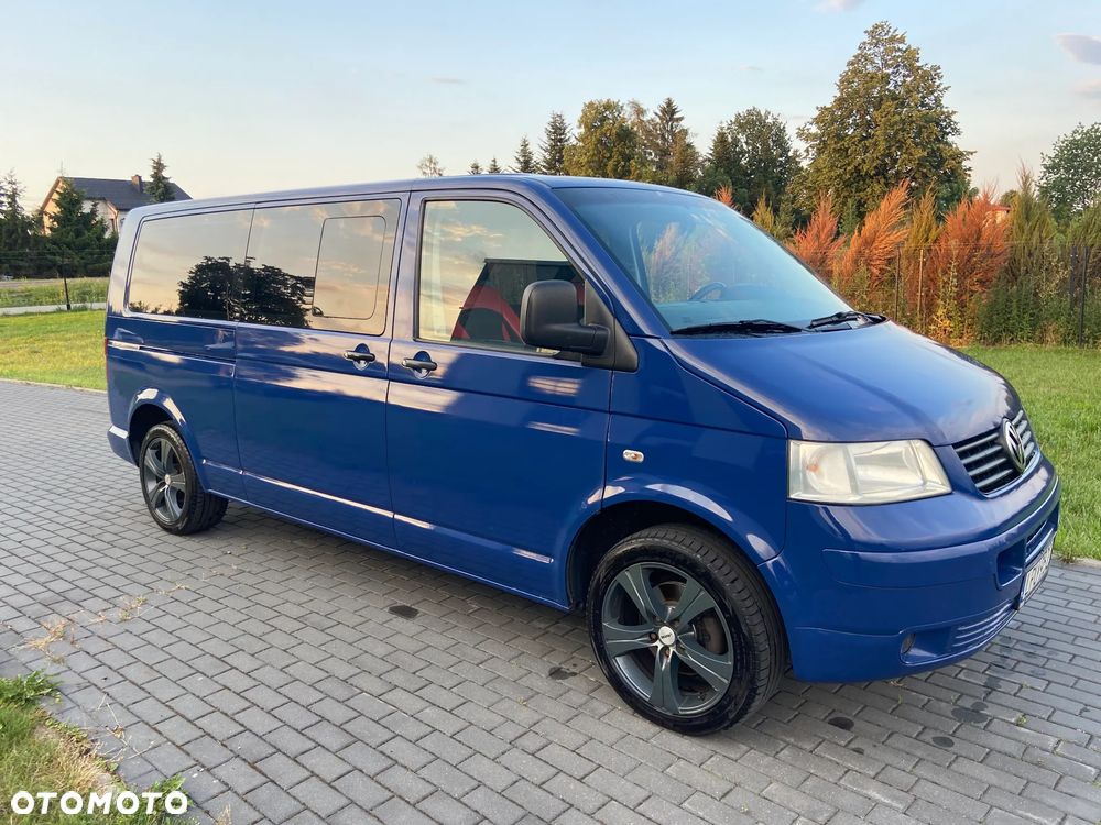 Volkswagen Caravelle - 1