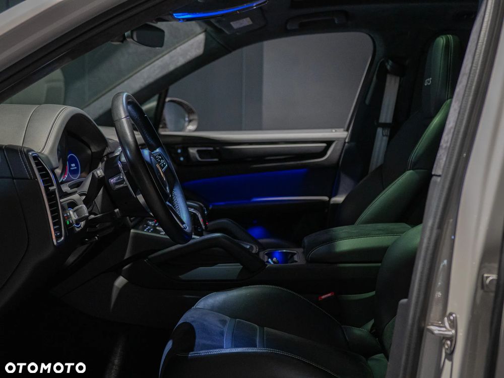 Porsche Cayenne - 20