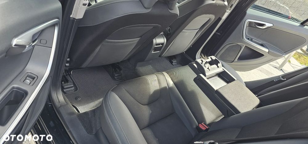 Volvo V60 D4 Momentum - 7