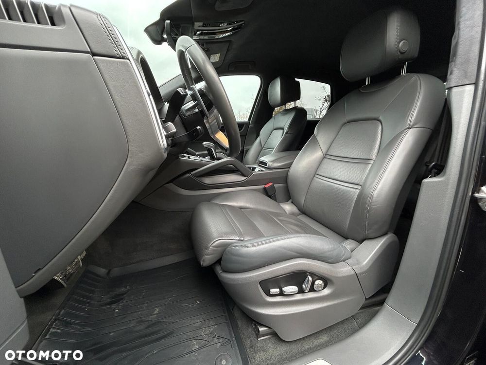 Porsche Cayenne S - 9