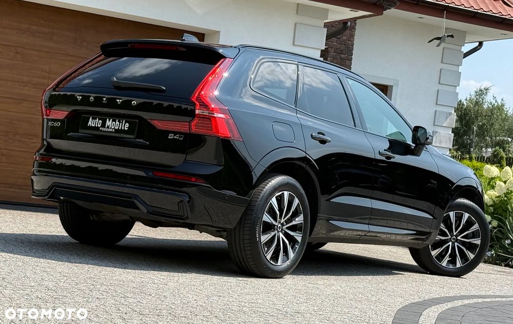 Volvo XC 60 B4 D AWD Plus Dark - 4