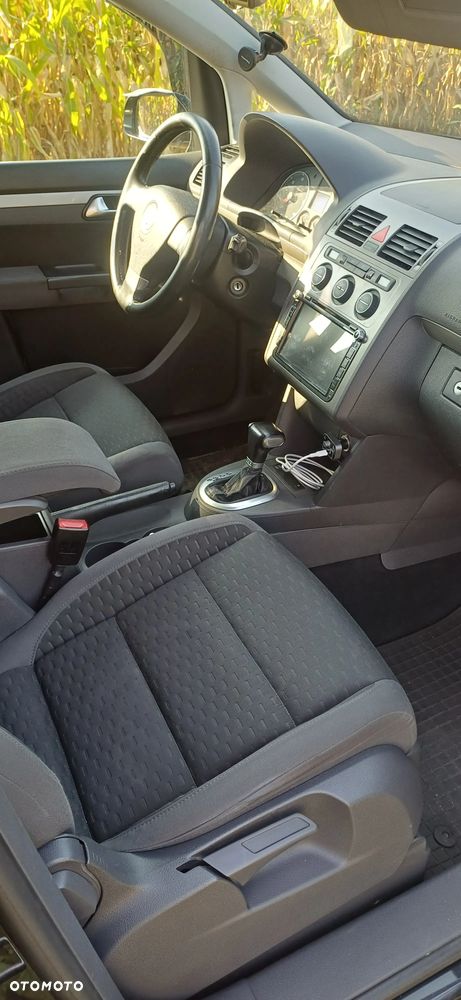 Volkswagen Touran - 9