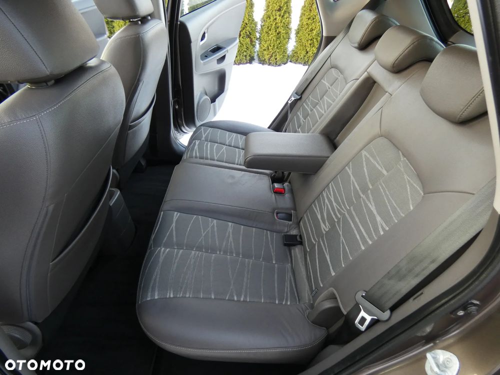 Kia Venga 1.6 CVVT Dream Team Edition - 30