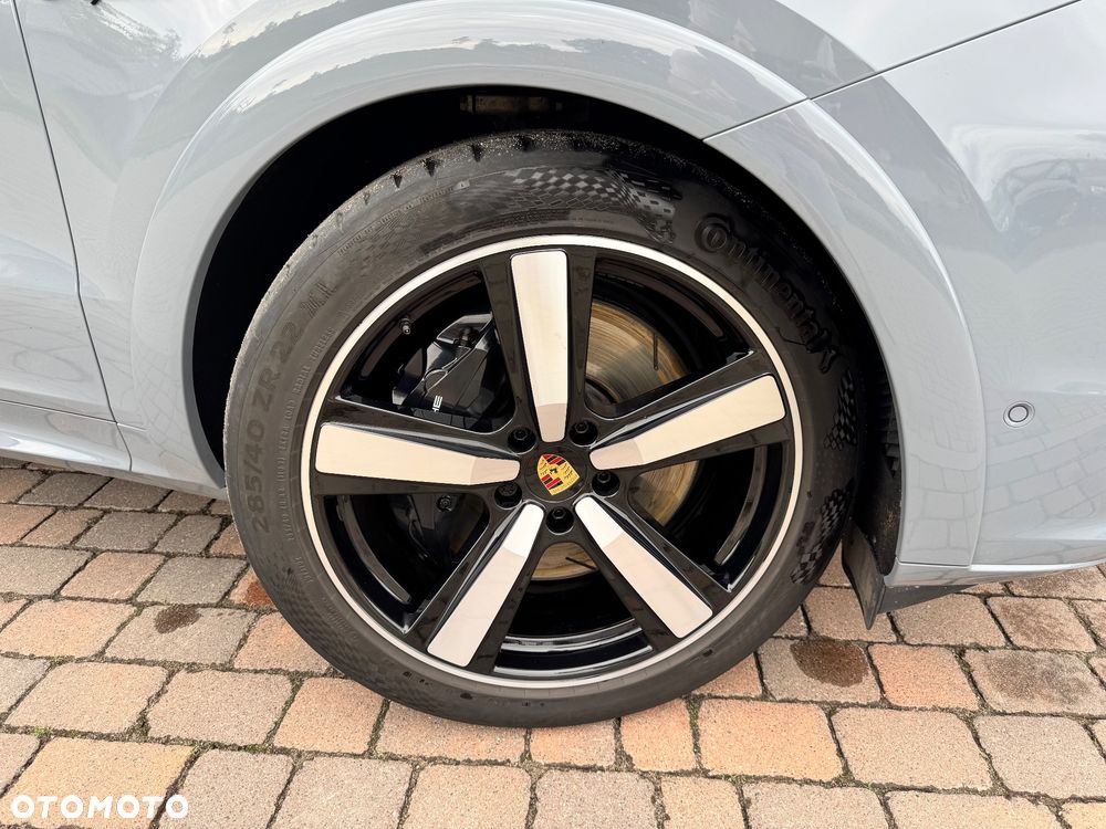 Porsche Cayenne Turbo E-Hybrid PHEV - 12