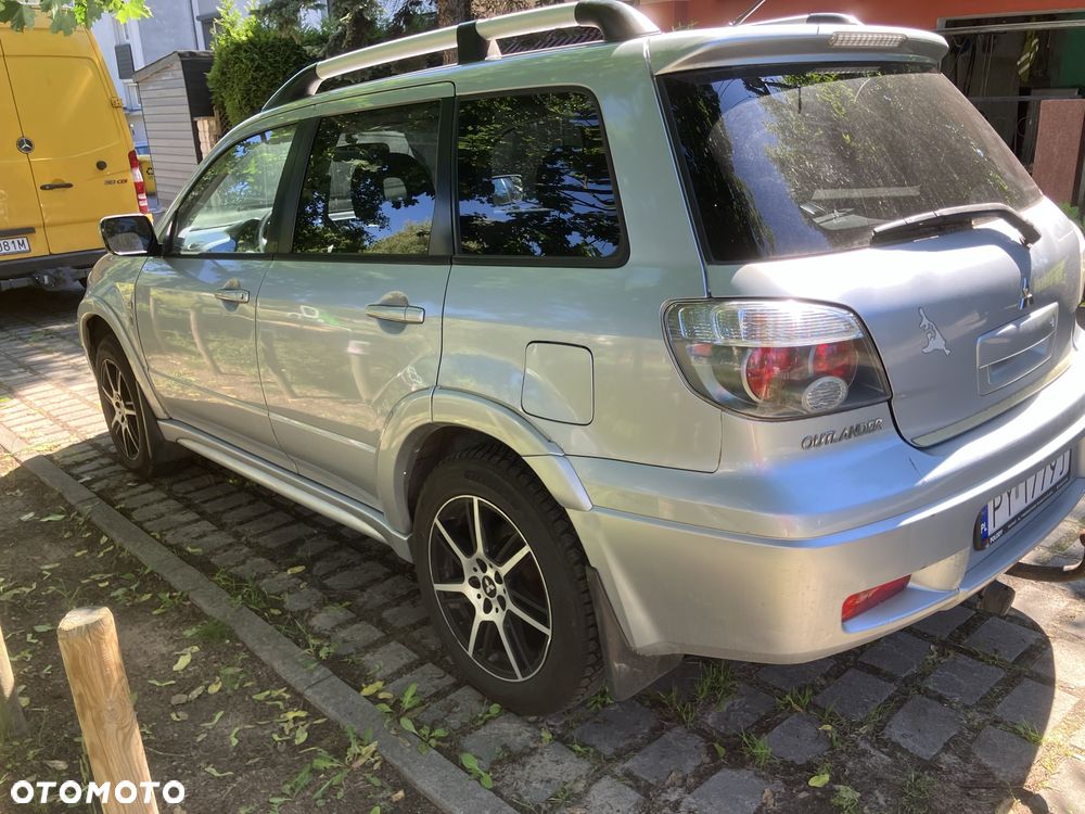 Mitsubishi Outlander - 3