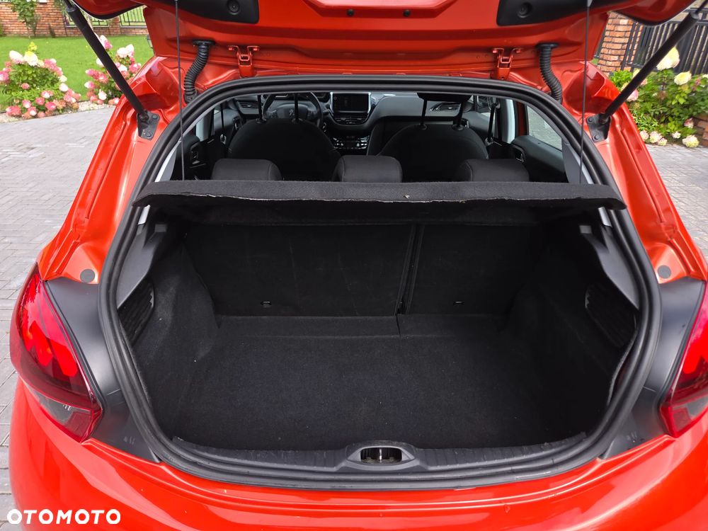 Peugeot 208 - 28