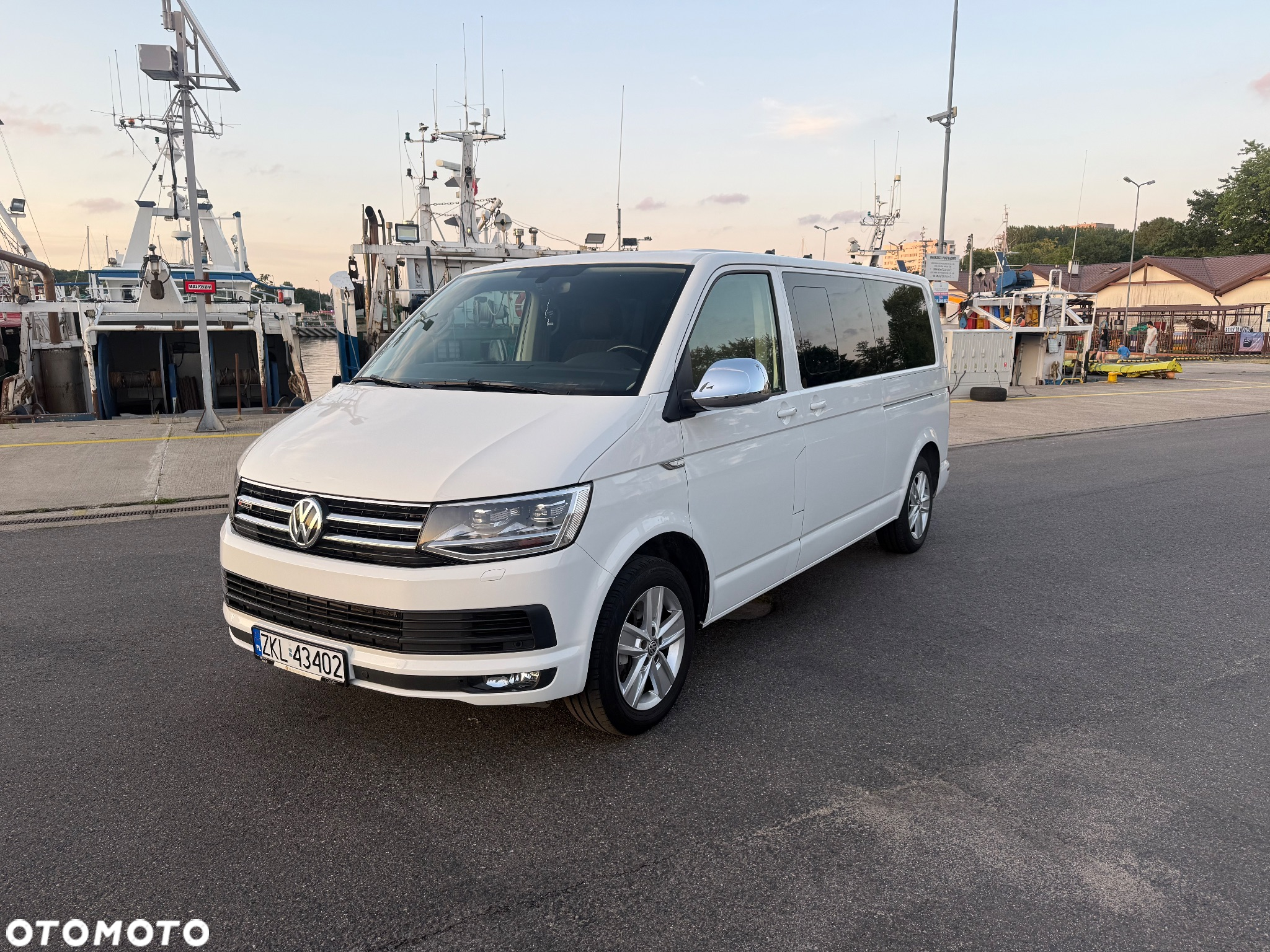 Volkswagen Caravelle 2.0 BiTDI L2 Highline 4Motion DSG - 11