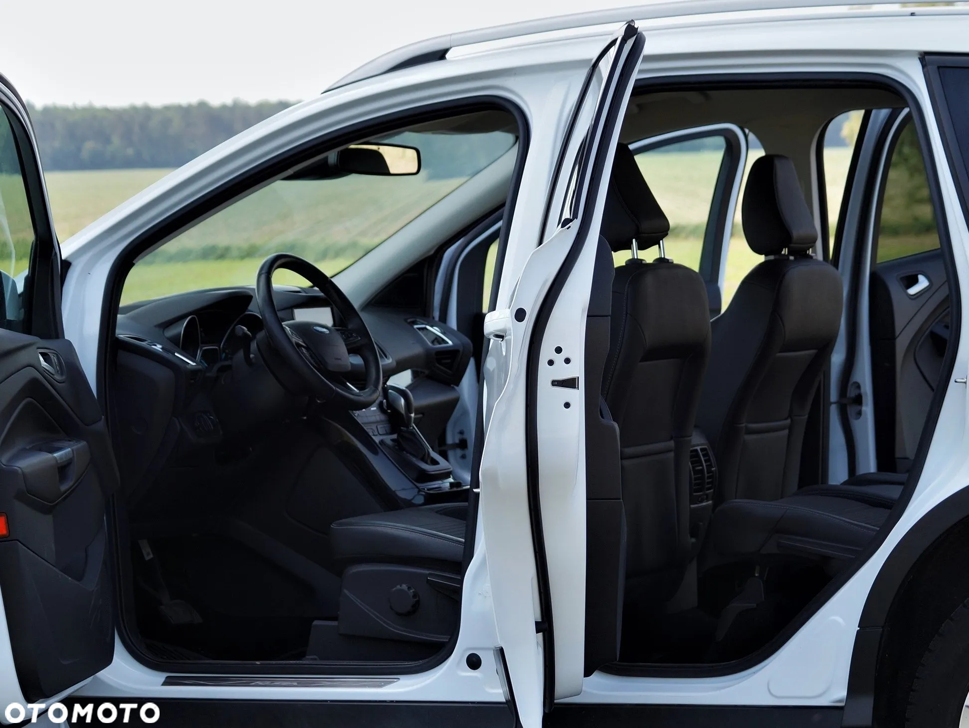 Ford Kuga - 32