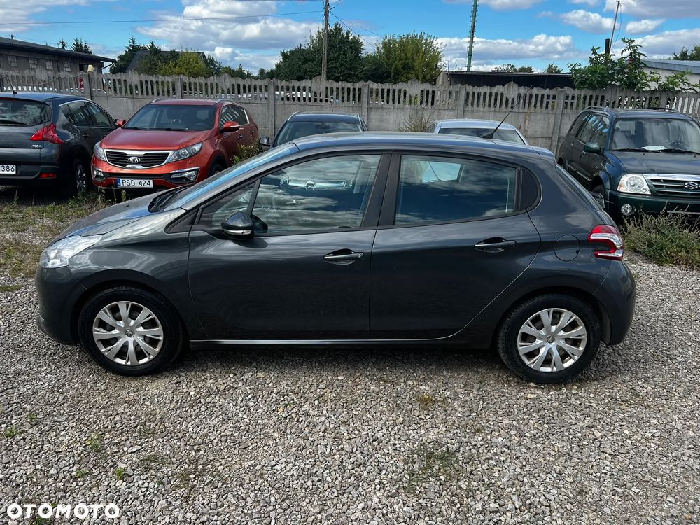 Peugeot 208 - 12