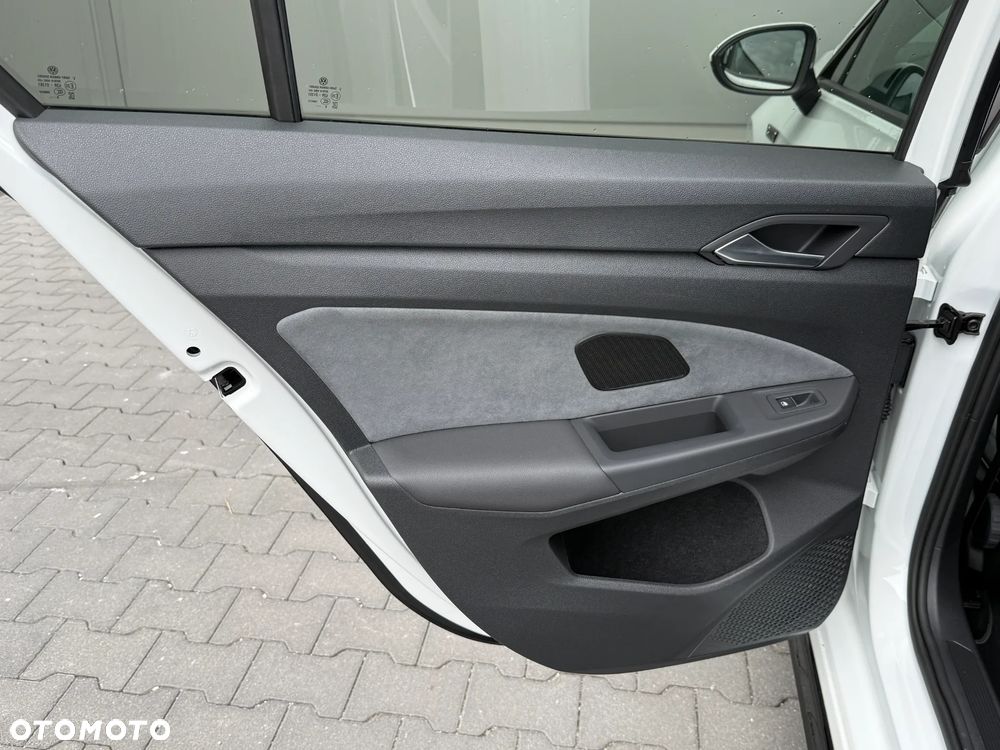 Volkswagen Golf 1.5 TSI OPF R-Line - 32