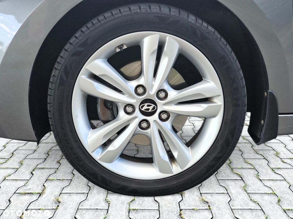 Hyundai Elantra 1.6 Comfort - 27