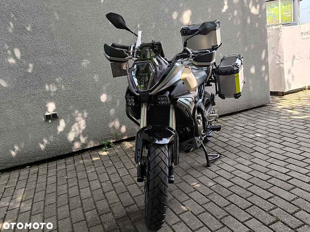 QJMOTOR SRT 600SX - 23