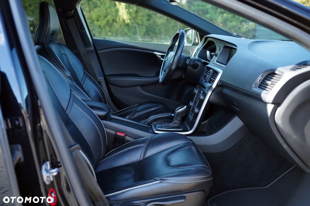 Volvo V40 T4 Geartronic RDesign - 23