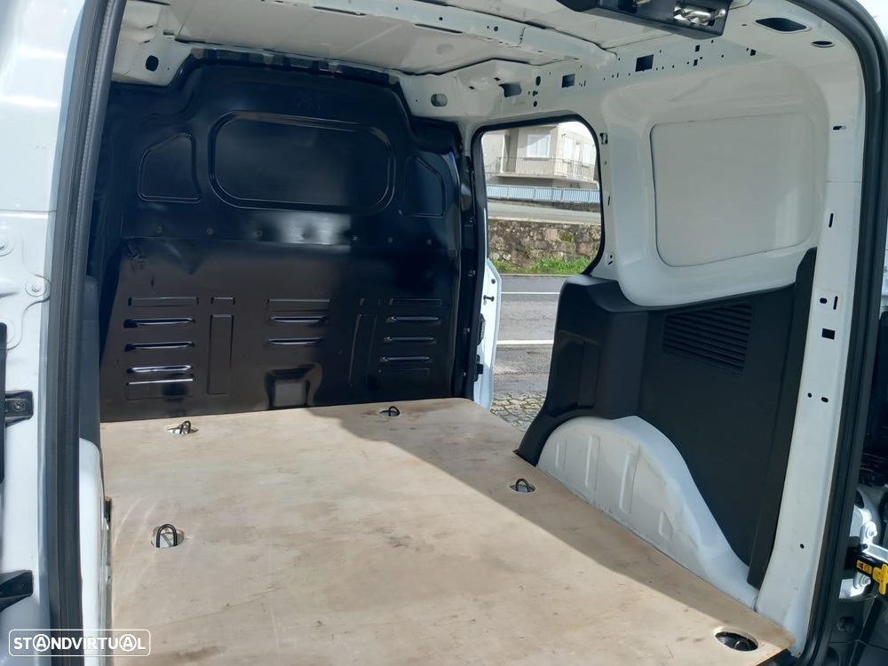 Ford Transit Courier - 9