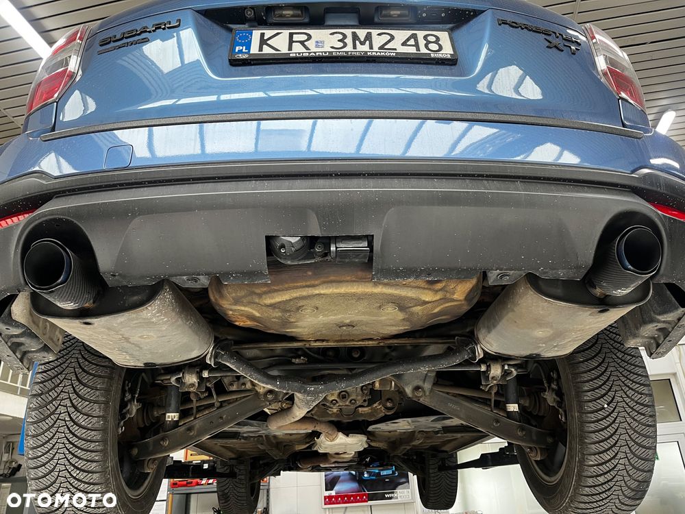 Subaru Forester 2.0 XT Platinum Lineartronic - 12