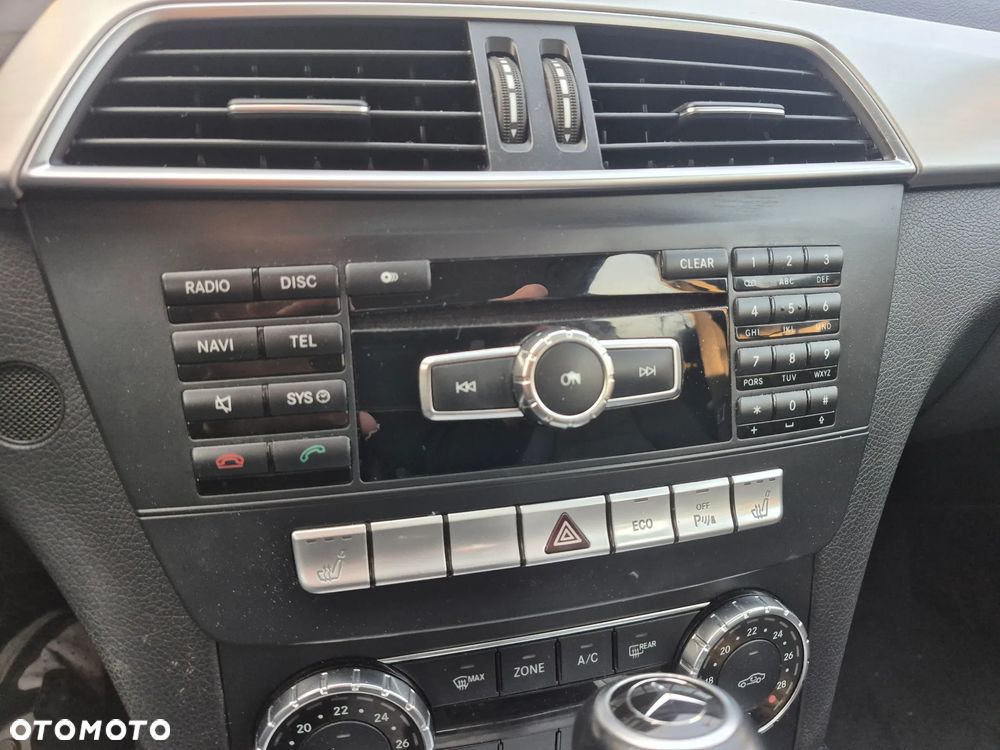 Mercedes-Benz Klasa C 180 T (BlueEFFICIENCY) 7G-TRONIC Avantgarde - 21