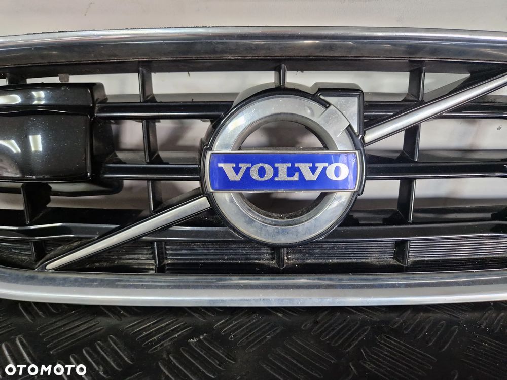 ATRAPA GRILL RADAR  VOLVO V40II 12-16R  31301892 - 3