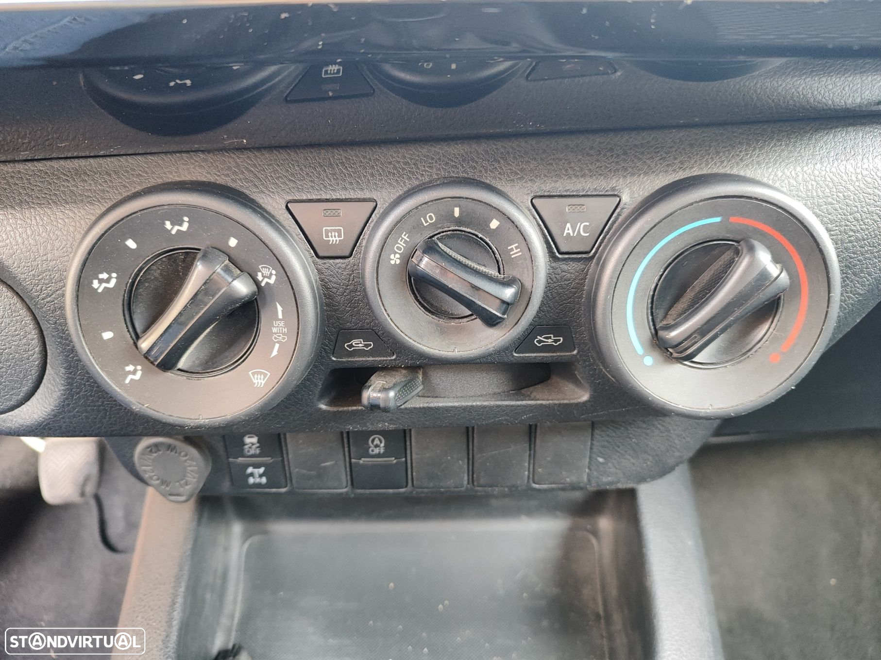 Toyota Hilux 2.4 D-4D 2WD CD CM - 11