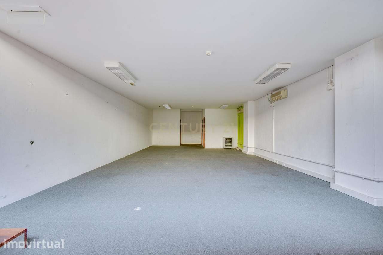 ESPAÇO COMERCIAL 142 M² + 5 ESTACIONAMENTOS | 2 PISOS | EXCELENTE OPOR - Grande imagem: 5/19
