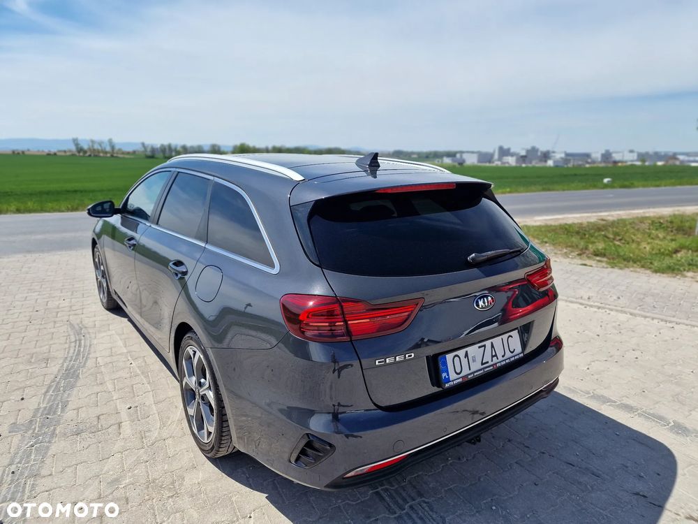 Kia Ceed 1.6 CRDi Eco-Dynamics+ (48V Mild-Hybrid) DCT7 Platinum Edition - 15