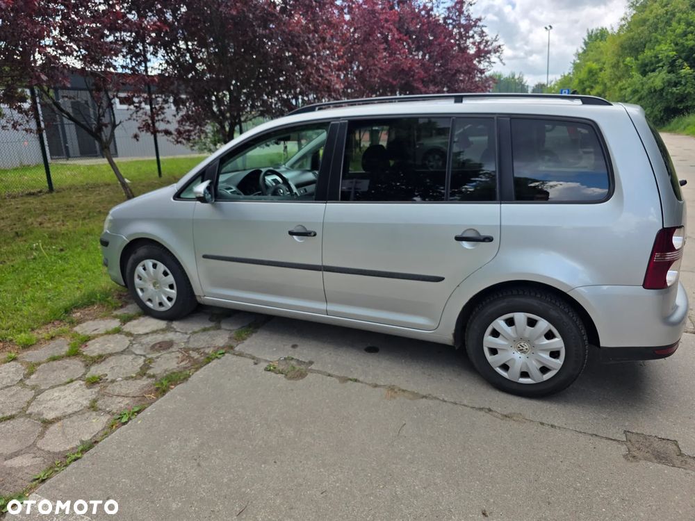 Volkswagen Touran 1.6 Basis - 4