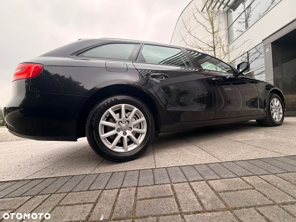 Audi A4 Avant 2.0 TDI DPF clean diesel multitronic S line Sportpaket - 10